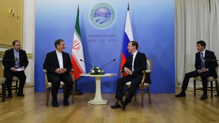 ایران کے نائب صدر کی روس کے وزیر اعظم سے ملاقات