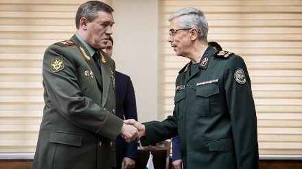 روس کے آرمی چیف کی ایران کی فوج کے سربراہ سے ملاقات 