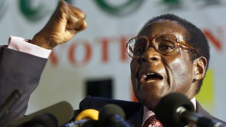 زمبابوے کے صدر کا اقتدار چھوڑنے سے انکار