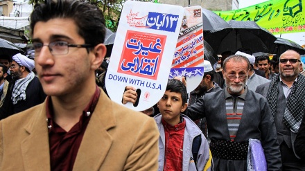 ڕێپێوانی ۱۳ی خەزەڵوەر لە تاران و سنە