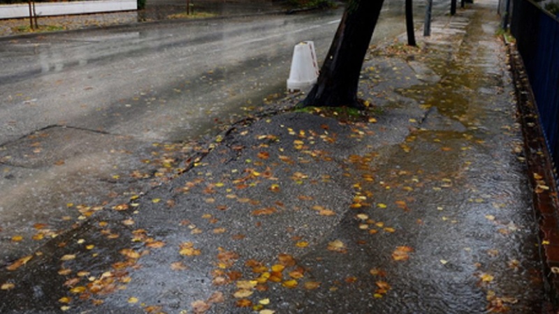 Prva jesenja kiša u Mostaru izazvala poplave i prometni kolaps