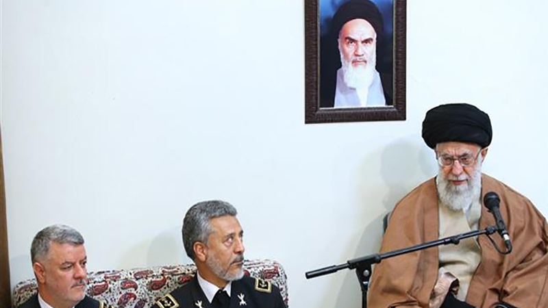 رہبر انقلاب اسلامی کی نظر میں ایران کے دفاع میں بحریہ کا کردار 