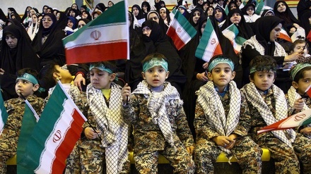ایران کے صوبے ھمدان میں عوامی رضا کار فورس بسیج کا اجتماع 