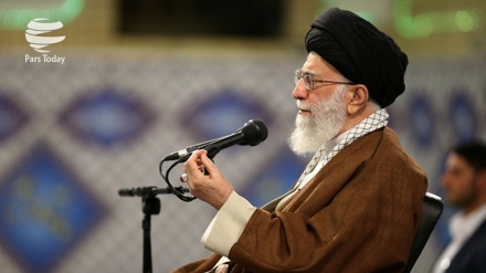 سامراج  کے خلاف جنگ میں انقلابی جوانوں کی پرجوش موجودگی 