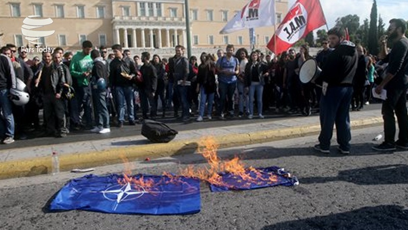 Yunanıstanda AB və NATO bayraqları yandırılıb