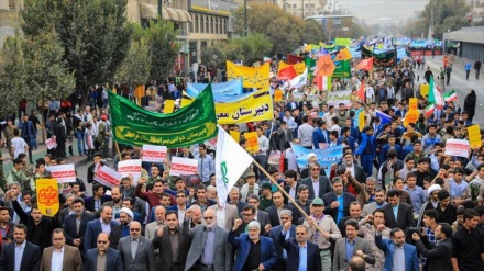 13 aban yürüşləri; İranlıların vəhdətinin nümayişi