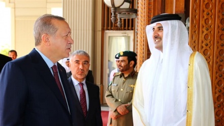 Ərdoğan Qətərə hərbi yardıma təkid edib