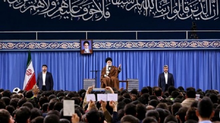 رہبر انقلاب : امریکہ کی گستاخیوں کا مقابلہ کرنے کا واحد راستہ استقامت ہے