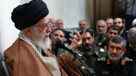 مسلح افواج کی صلاحیتوں میں اضافے پر رہبر انقلاب اسلامی کی تاکید 