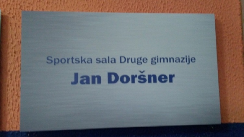 Osnovana Alumni asocijacija Druge gimnazije, sportska sala nazvana Jan Doršner