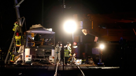 پێکدادانی شەمەندەفەر و پاسێکی خوێندنگە لە فەرانسا/ لانیکەم ٤ کوژرا و ١٩ بریندار 