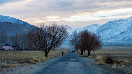گوێ ڕادەگرین به ملۆدییەکی کوردی به دەنگی قادر سەیاحی