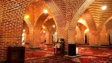 مسجد ہنر کے آئینے میں - مسجدمیرزا علی اکبر مجتہد، اردبیل