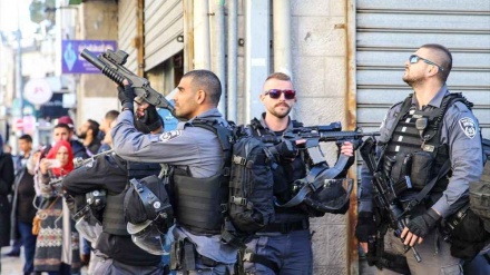 Izraelska policija napala maloljetnike koji su nosili palestinsku zastavu