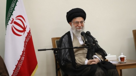 رہبر انقلاب اسلامی سے مفسرقرآن آیت‌الله آقانجفی ہمدانی کانگریس کے شرکاءکی ملاقات  