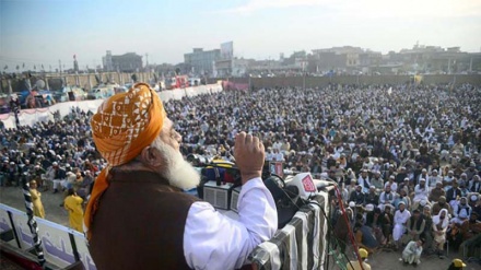 جمعیت علمائے اسلام (ف) کا حکومت مخالف آزادی مارچ اسلام آباد کی جانب رواں دواں