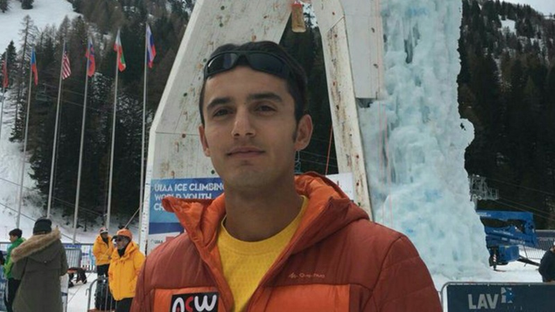 İranlı gənc buz qayalıqlara dırmanmada gümüş medal qazandı