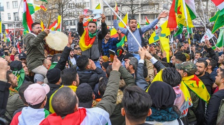 خۆپیشاندانی جەماوەری ئاڵمانیا بۆ ناڕەزامەندی دەربڕین بەرامبەر بە دەست درێژکاریی سەربازیی تورکیا بۆ سەرباکووری سووریا