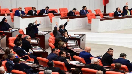 Dirêjkirina rewşa awarte li Tirkîyê 