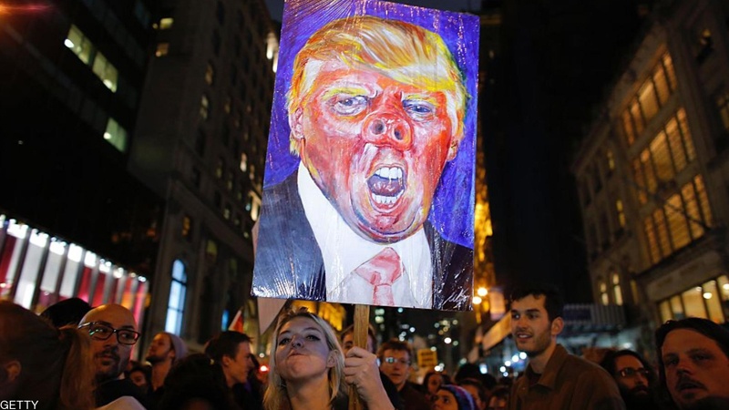 خۆپیشاندان دژی ترەمپ لە پێتەختی ئەمریکا 