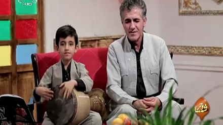 هونەرمەندی باوک و کوڕێکی کوردی سەقزی له بواری مۆسیقا و گۆرانی