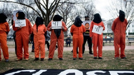 11 Quantanamo məhbusu Trampdan şikayət edib