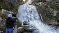 Zaleđeni vodopad u Morgan Townu, u  Americi