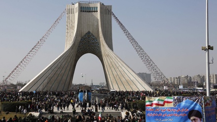 بائيس بہمن مطابق گیارہ فروری کو  پورے ایران میں اسلامی انقلاب کی کامیابی کا جشن