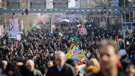 بەشداریی پڕشکۆی خەڵک لە رێپێوانی ٢٢ی رێبەندان له سەرانسەری ئێران