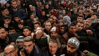 Okupljanje hiljada Palestinaca na prolazu Refah
