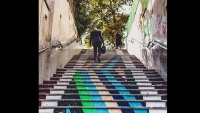  Stepenice u ulici Valie-Asr
