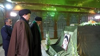 Lider Islamske revolucije posjetio mauzolej imama Homeinija (r.a) i šehidsko mezarje Behešti Zahra (s.a)
