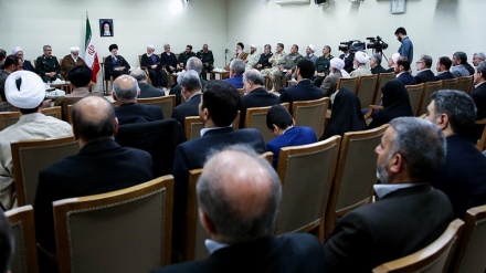  ڕێبەری مەزنی شۆڕشی ئیسلامی : شێعەو سوننە لە دژوارترین مەیدانەکاندا لە تەنیشتی یەکتردان