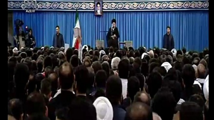 Şərqi Azərbaycan əhalisindən bir qrup İnqilab Rəhbəri ilə görüşüb