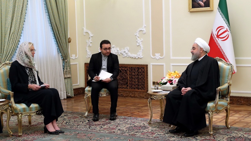Ruhani İranın müdafiə qabiliyyətinin müzakirəyə açıq olmadığını deyib