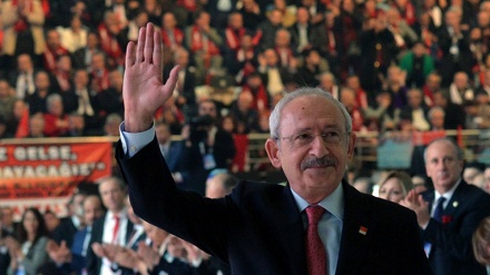 Kamal Qılıçdaroğlu yenidən CHP sədri seçildi