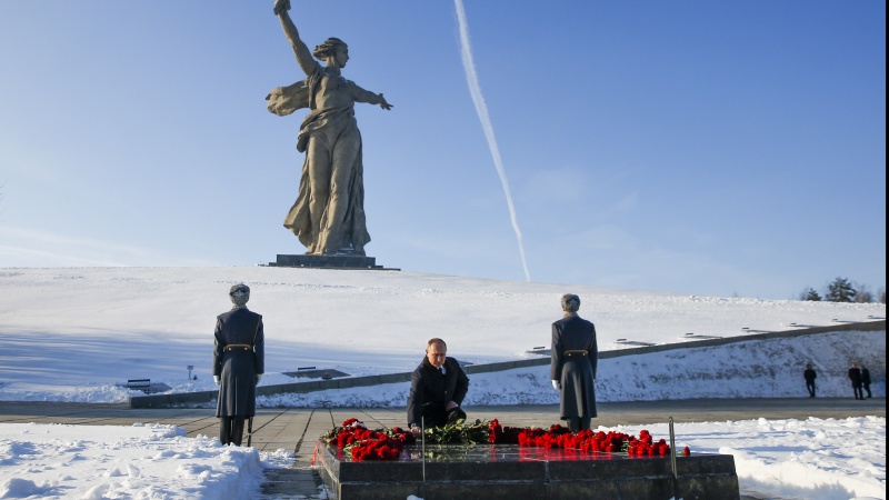 Putin Volqoqrad döyüşünü xatirəsini andı