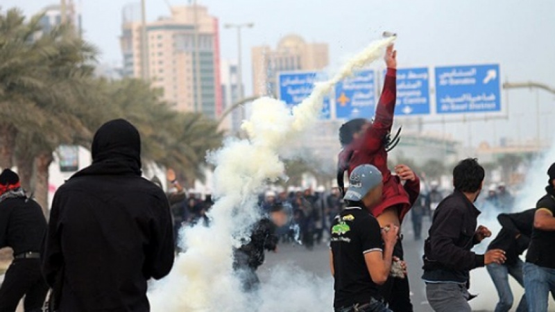 بحرین میں مظاہرین پر آل خلیفہ حکومت کا ایک بار پھر تشدد