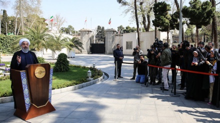 ڕۆحانی: ساڵی ٩٦ ، ساڵی سەرکەوتنی گەلی ئێران و شکست بۆ دوژمنانی ئەم گەلە بوو