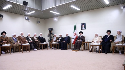  ڕێبەری مەزنی شۆڕشی ئیسلامیی ئێران: باوەڕو تەقوا هۆکاری خۆڕاگریی گەلی ئێران لە بەرامبەر شاڵاوی ئەمریکاو زایونیزمە