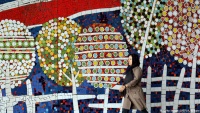 Slike napravljene od komadića pločica na zidovima Teherana