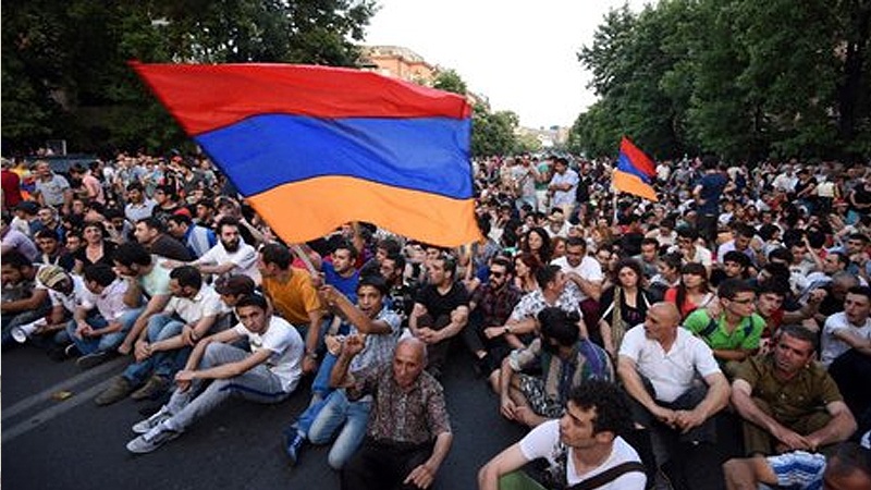 Ermənistanda etiraz aksiyaları səngimir