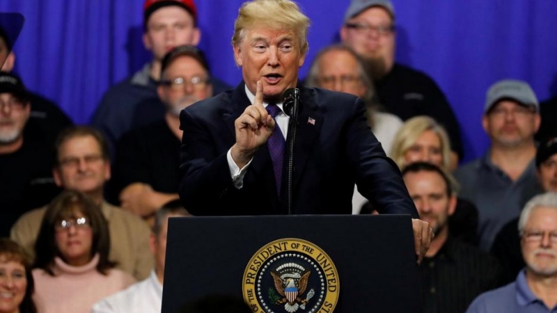 Tramp mühacirləri Amerikadan çıxardacağı ilə təhdid etdi