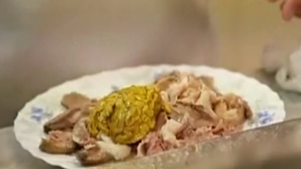 چەند بەشی سرنجراکێش لە بەڵگەفیلمی تاران گەشت