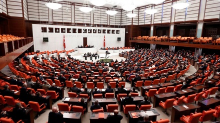  Parlimanterekî kurd: Kurdên muhafizekar ji Erdogan û AKP`ê bêhêvî û poşman bûne