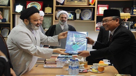 کۆڕی زانایانی ئەندۆنزیایی و ئێرانی لە سنە