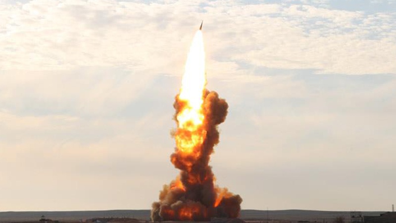 Rusiya yeni raketinı sınaqdan keçirib