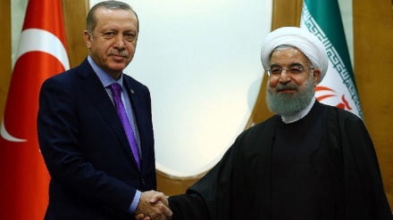 Erdogan se sastao s Ruhanijem uoči samita na kojem će im se pridružiti i Putin