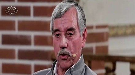 کاک عەبدولڕەحیم ئاسیابان ( غەریبان ) ڕۆمان نووس و شاعیر