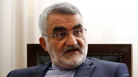 بروجردی: پیلانگێڕیەکانی ئەمریکا  بە هاوپشتیی نەتەوەیی خەڵکی ئێران تووشی شکست هات